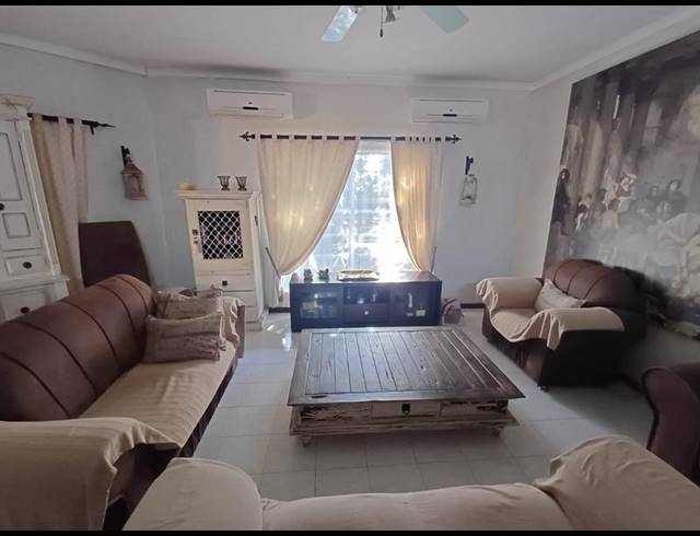 6 BEDROOM HOUSE FOR SALE IN FLORAUNA